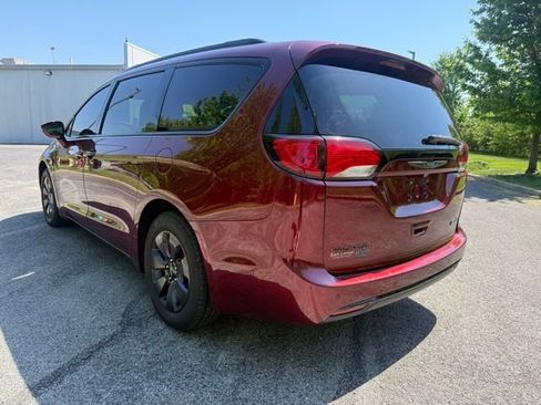 Used 2020 Chrysler Pacifica Limited FWD image 5