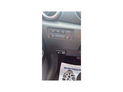 Used 2025 Nissan Versa S FWD image 13