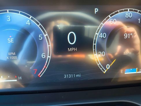 Used 2024 Jeep Grand Cherokee L Limited w/ Black Appearance Package image 20