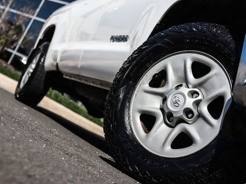 Used 2018 Toyota Tundra SR5 AWD/4WD image 18