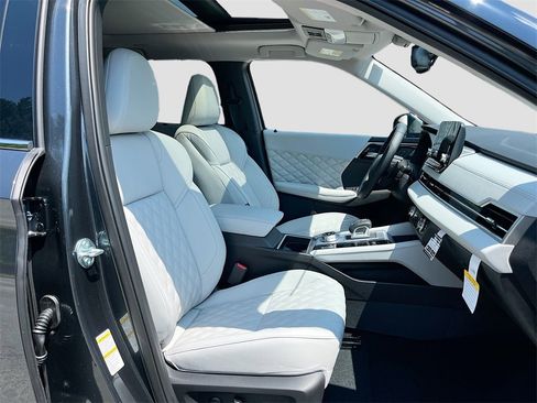 New 2025 Mitsubishi Outlander SEL image 29
