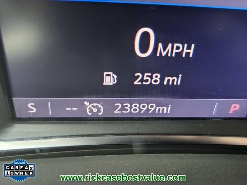 Used 2023 GMC Terrain SLT w/ Tech Package FWD image 23