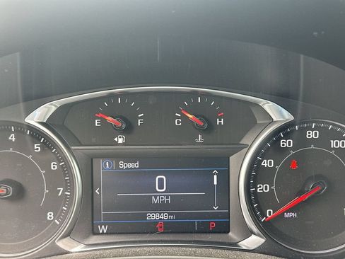 Used 2023 GMC Terrain SLE w/ Driver Convenience Package AWD/4WD image 4