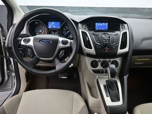 Used 2013 Ford Focus SE FWD image 11