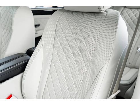 Used 2018 Bentley Flying Spur V8 image 28