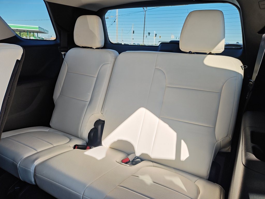 Used 2020 Chevrolet Traverse LS FWD image 25