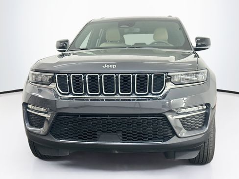 Used 2023 Jeep Grand Cherokee Limited AWD/4WD image 2