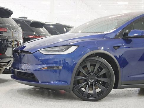 Used 2023 Tesla Model X Base image 2