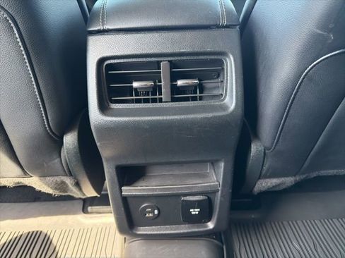 Used 2022 Ford Edge Titanium image 14