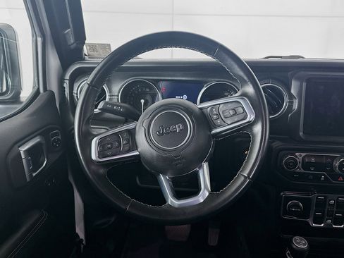 Used 2022 Jeep Wrangler Sahara w/ Safety Group image 18