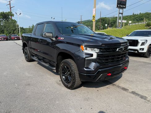 Used 2023 Chevrolet Silverado 1500 LT Trail Boss AWD/4WD image 7