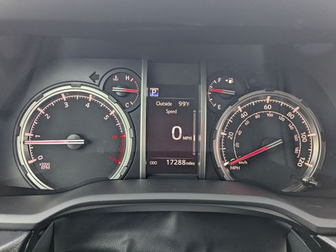 Used 2023 Toyota 4Runner TRD Off-Road Premium w/ Moonroof Package AWD/4WD image 18