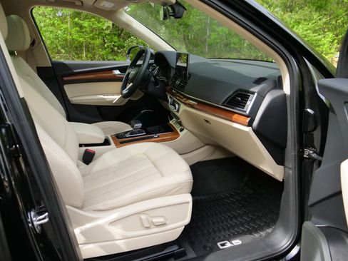 Used 2023 Audi Q5 2.0T Premium Plus w/ Premium Plus Package AWD/4WD image 39