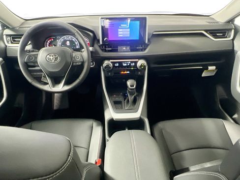 Used 2025 Toyota RAV4 XLE Premium image 30