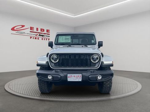New 2025 Jeep Gladiator Willys image 8