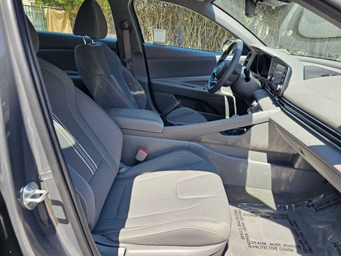 Used 2023 Hyundai Elantra SEL FWD image 10