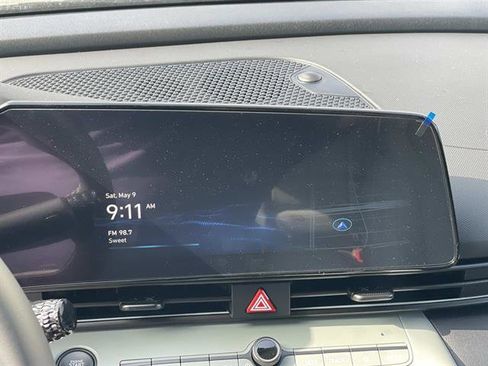 New 2026 Hyundai Elantra Limited FWD image 10