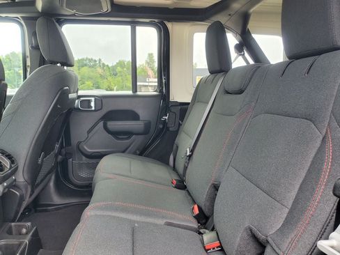 Used 2026 Jeep Wrangler Unlimited Rubicon AWD/4WD image 25