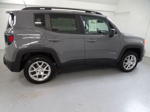 Certified 2022 Jeep Renegade Latitude w/ Convenience Group AWD/4WD image 25