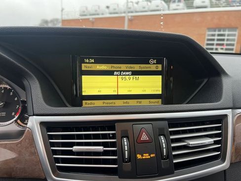 Used 2012 Mercedes-Benz E 350 4MATIC Sedan image 22
