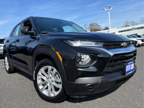 Certified 2023 Chevrolet TrailBlazer LS FWD image 2