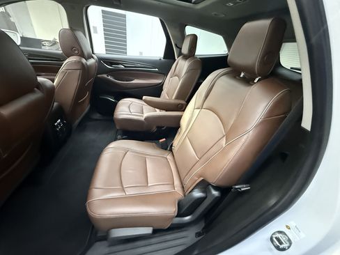 Used 2018 Buick Enclave Avenir w/ Avenir Technology Package AWD/4WD image 23