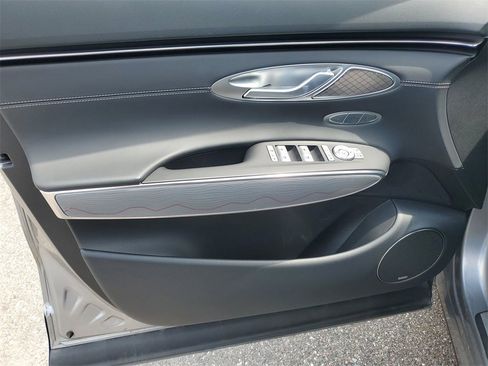 Used 2022 Genesis GV70 2.5T w/ Advanced Package image 18