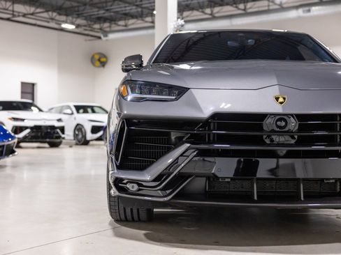 Used 2023 Lamborghini Urus Performante image 23