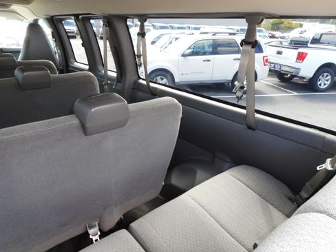 Used 2016 Chevrolet Express 3500 LT w/ LT Preferred Equipment Group image 18