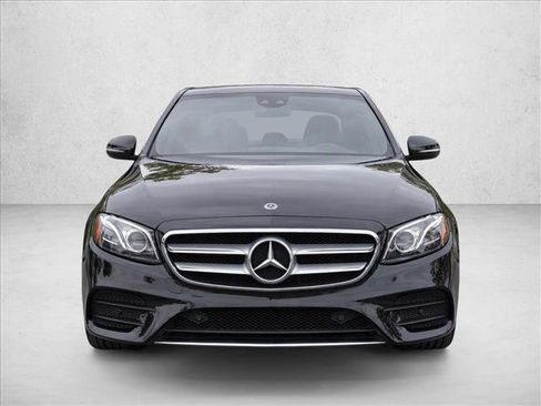 Used 2019 Mercedes-Benz E 300 image 2