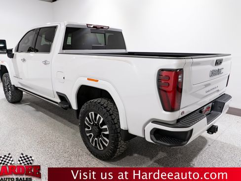 Used 2024 GMC Sierra 3500 Denali Ultimate AWD/4WD image 3