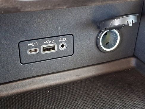 Used 2022 Nissan Sentra SR w/ SR Premium Package image 25