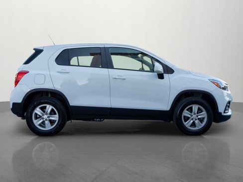 Used 2022 Chevrolet Trax LS w/ Tint and Cruise Package image 8