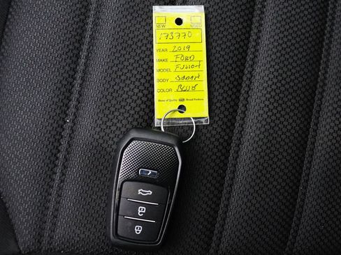 Used 2019 Ford Fusion SE FWD image 58