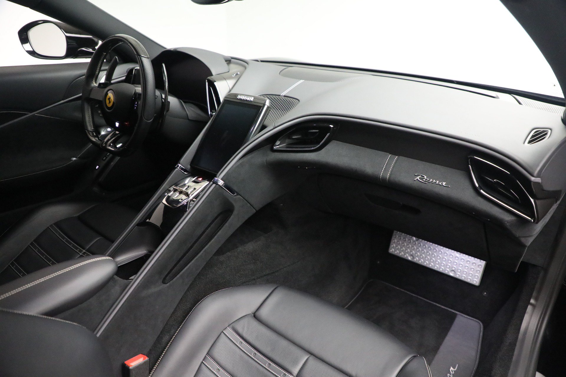 Certified 2021 Ferrari Roma RWD image 17