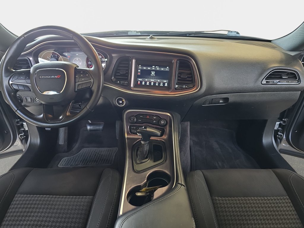 Used 2018 Dodge Challenger SXT RWD image 10