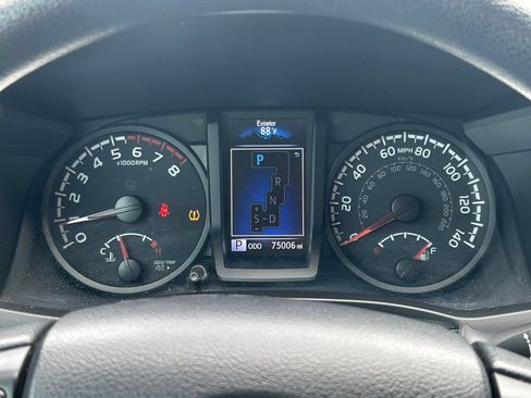 Used 2021 Toyota Tacoma SR w/ SR Convenience Package RWD image 27