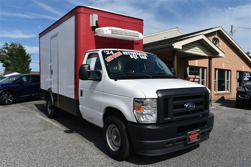 Used 2024 Ford E-350 and Econoline 350 Super Duty w/ Power Windows & Locks Group RWD image 1