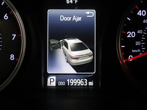 Used 2017 Toyota Camry SE image 35