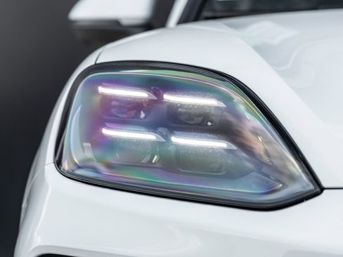 Certified 2025 Porsche Cayenne image 16