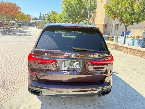 Used 2021 BMW X7 M50i image 10