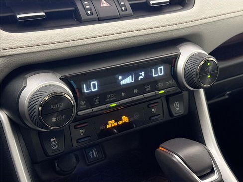 Certified 2025 Toyota RAV4 Limited FWD image 27
