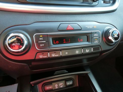 Used 2019 Kia Sorento FWD V6 image 28