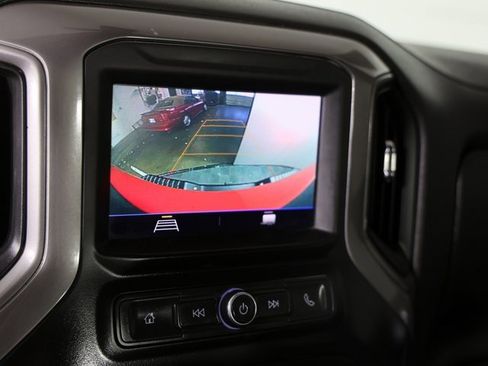 Used 2020 Chevrolet Silverado 2500 Custom w/ Custom Value Package image 18