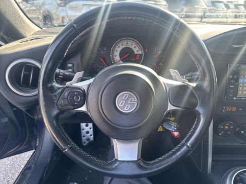 Used 2017 Toyota 86 image 9