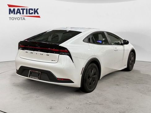 Used 2023 Toyota Prius LE AWD/4WD image 7