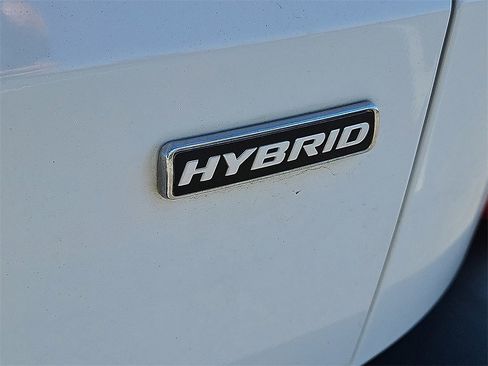 Used 2021 Ford Escape SE image 12