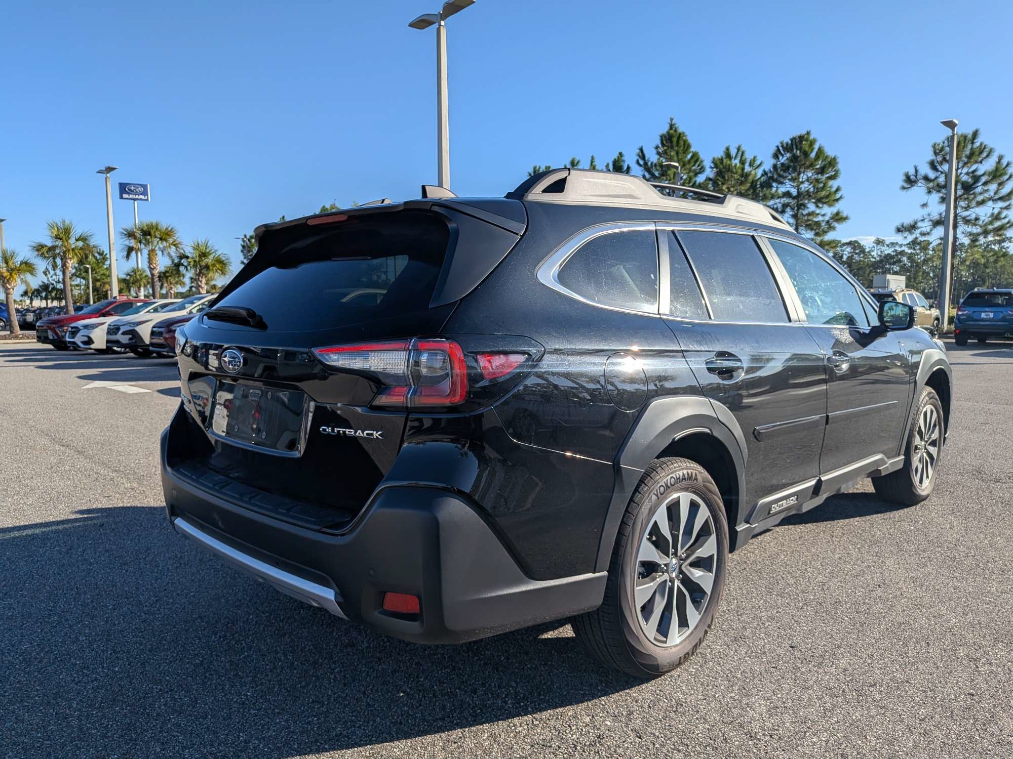 Used 2025 Subaru Outback Limited AWD/4WD image 4