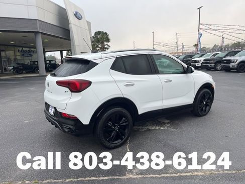 Used 2024 Buick Encore GX Sport Touring image 3