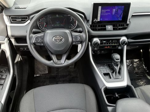 Used 2024 Toyota RAV4 LE image 10